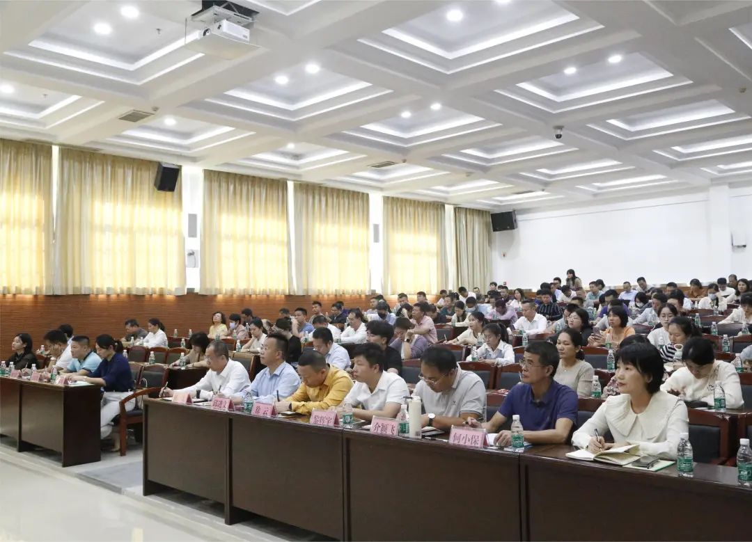 1700810228448088903.jpg 陵水职工.jpg